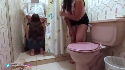 Sjuksköterska upptäcker läkare som knullar patient i sjukhusets badrum / DEL 1 / NicoleLondrawer / Chiquicandy